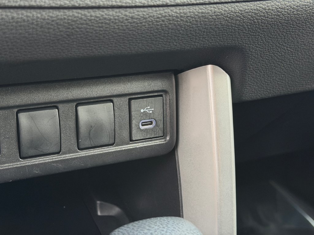 Used 2025 Toyota Corolla Cross LE FWD image 21