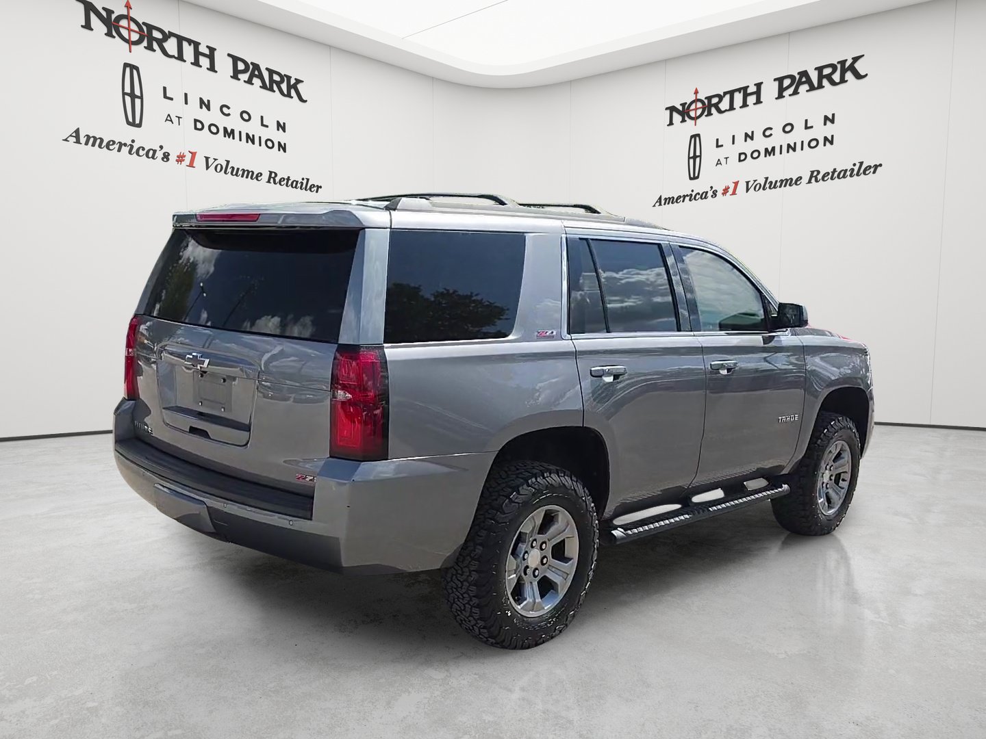 Used 2020 Chevrolet Tahoe LT w/ Luxury Package AWD/4WD image 5