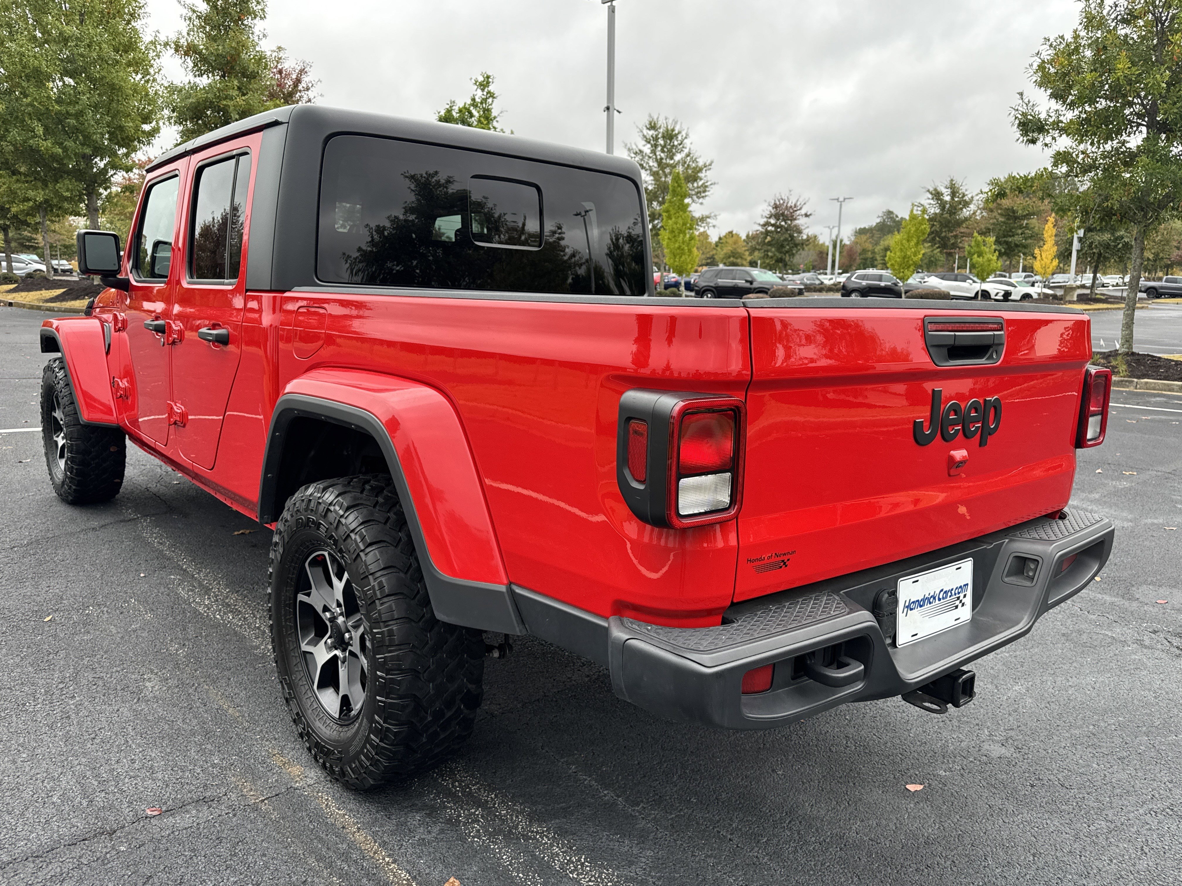 Used 2023 Jeep Gladiator Sport image 7