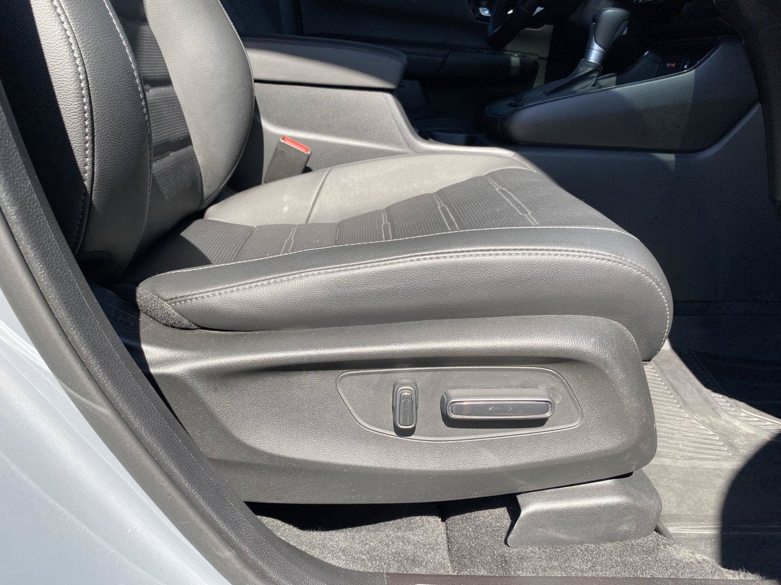 Used 2026 Honda CR-V EX-L image 36
