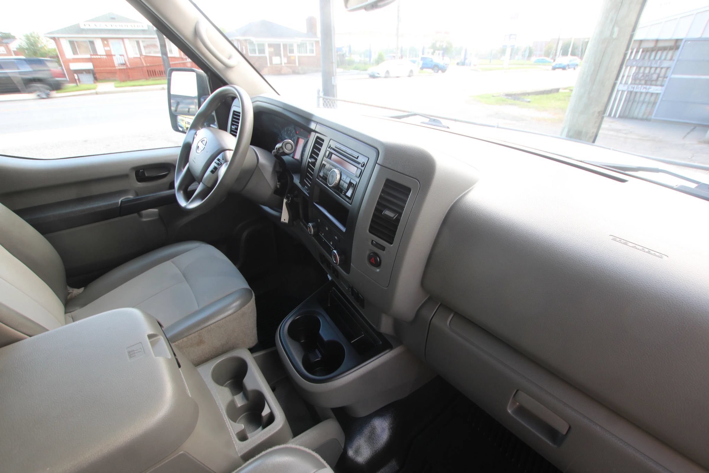 Used 2017 Nissan NV 3500 SV RWD image 13