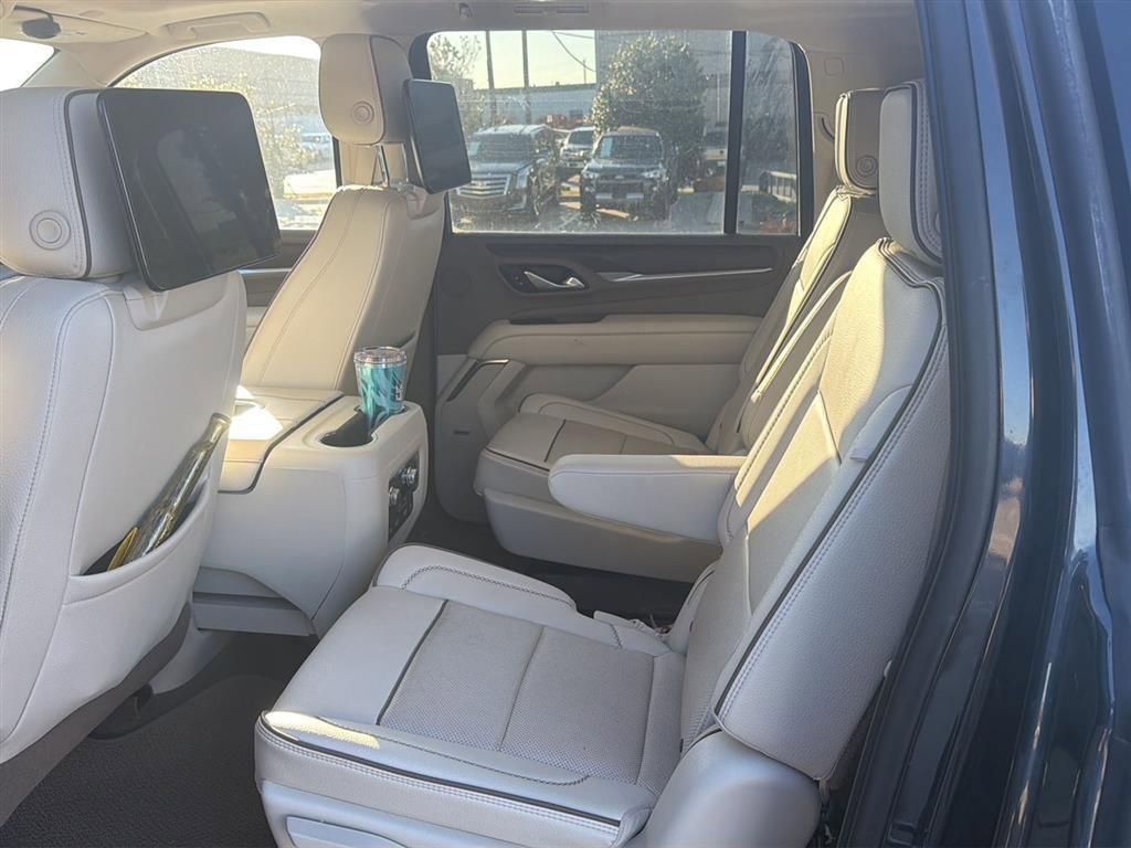 Used 2021 GMC Yukon XL Denali w/ Denali Premium Package image 15