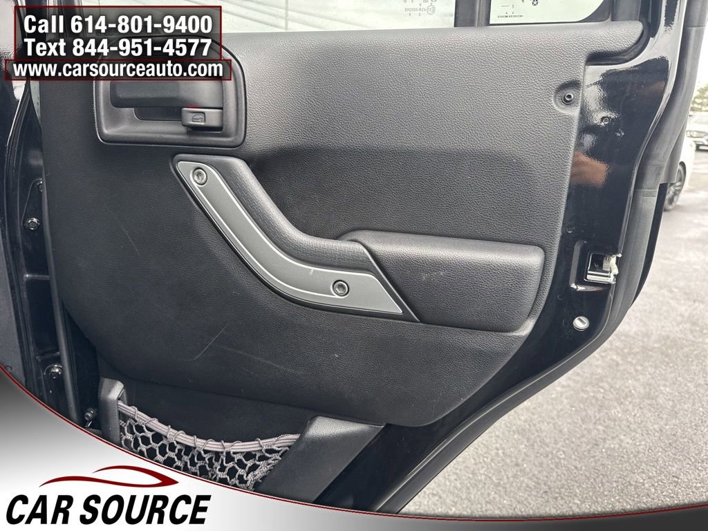 Used 2013 Jeep Wrangler Unlimited Sahara w/ Connectivity Group image 31