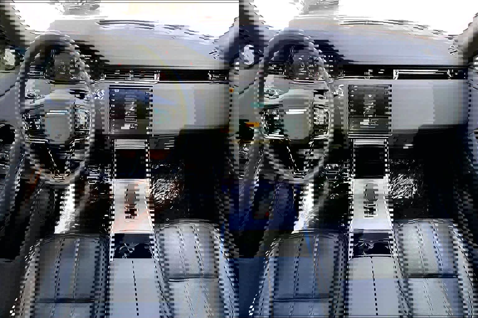 Used 2024 Land Rover Range Rover Evoque Dynamic SE image 29