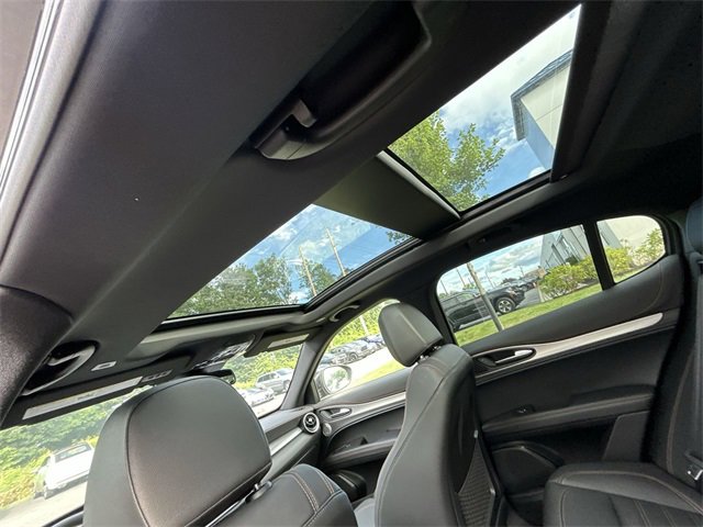 New 2025 Alfa Romeo Stelvio Sprint image 14