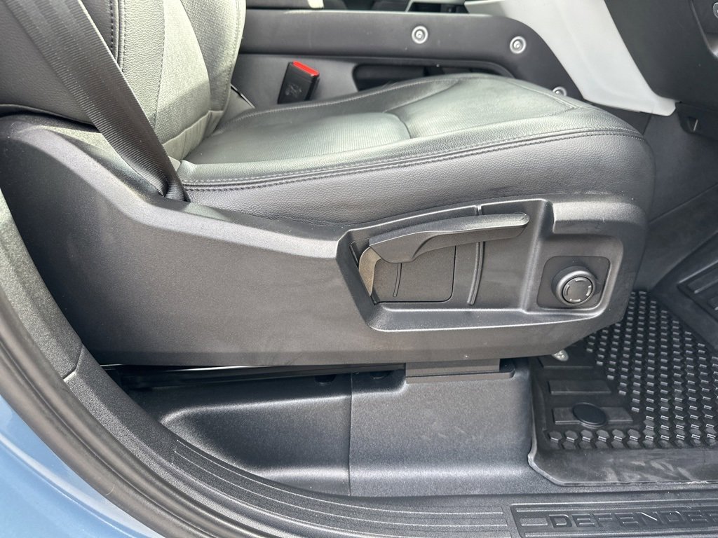 Used 2023 Land Rover Defender 110 S image 32