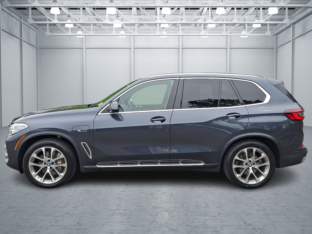 Used 2022 BMW X5 xDrive45e w/ Executive Package AWD/4WD image 2