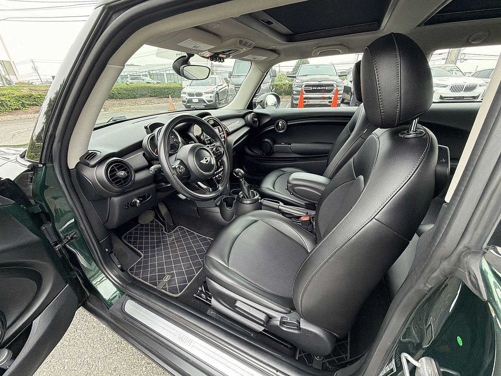 Used 2015 MINI Cooper 2-Door Hardtop FWD image 10