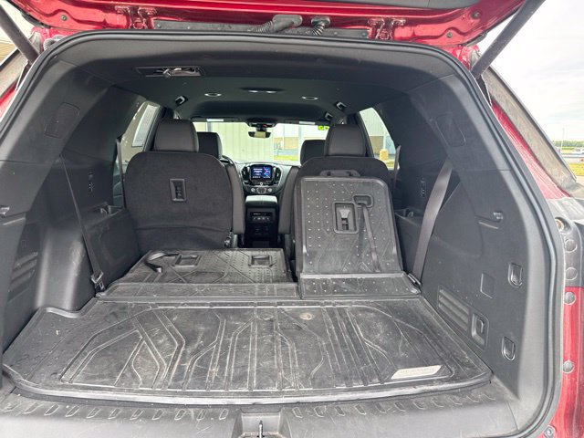 Used 2023 Chevrolet Traverse RS FWD image 13