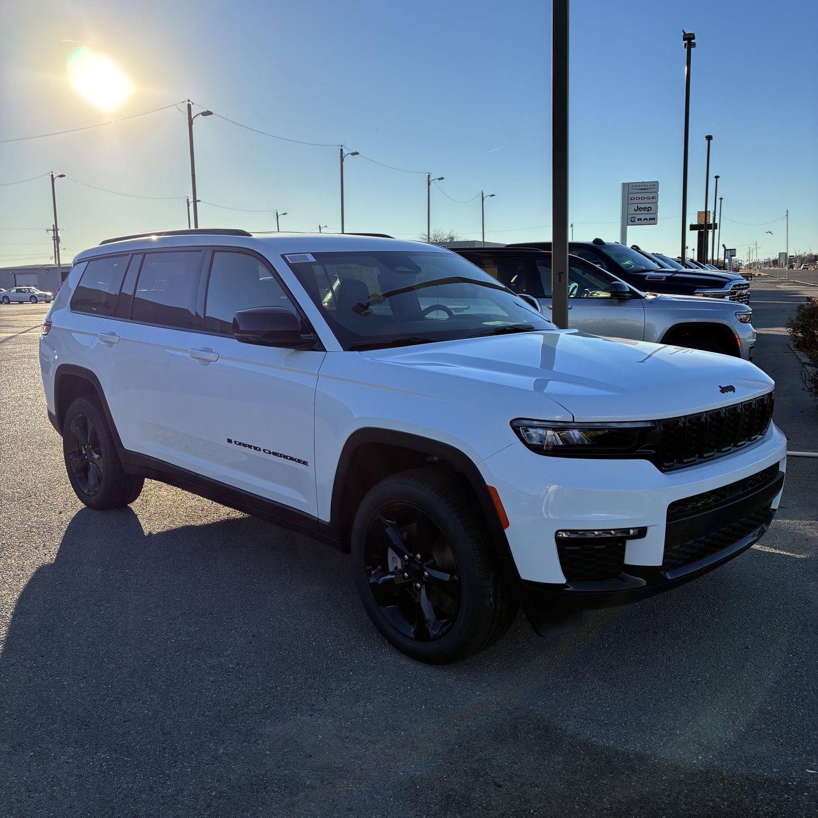 New 2025 Jeep Grand Cherokee L Limited w/ Black Appearance Package image 13