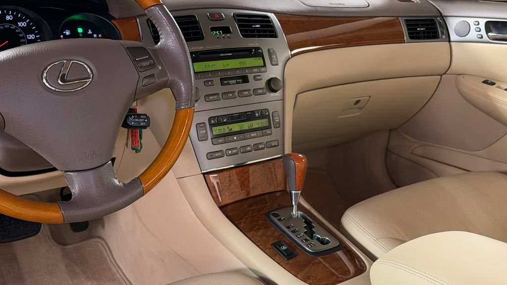 Used 2005 Lexus ES 330 FWD image 16