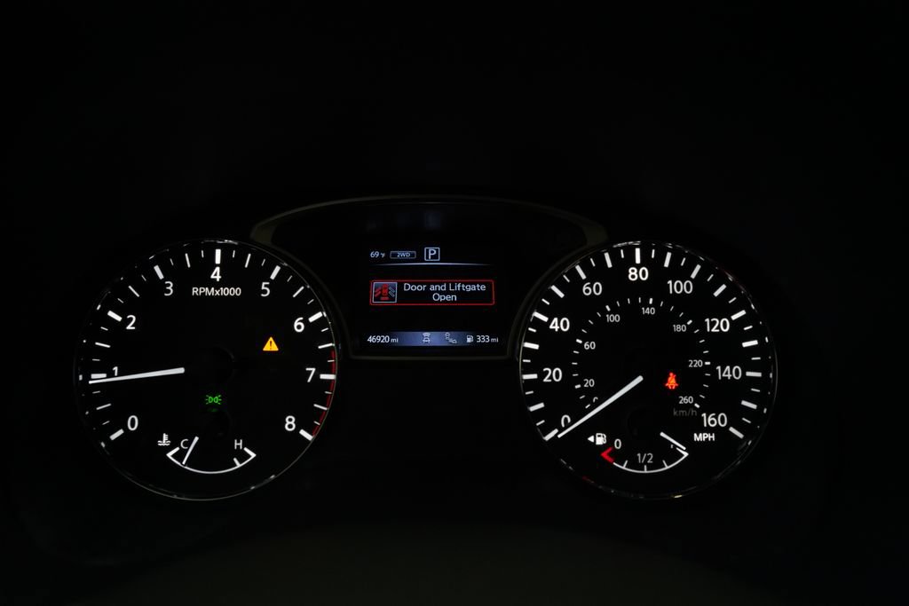 Used 2020 Nissan Pathfinder SL AWD/4WD image 2