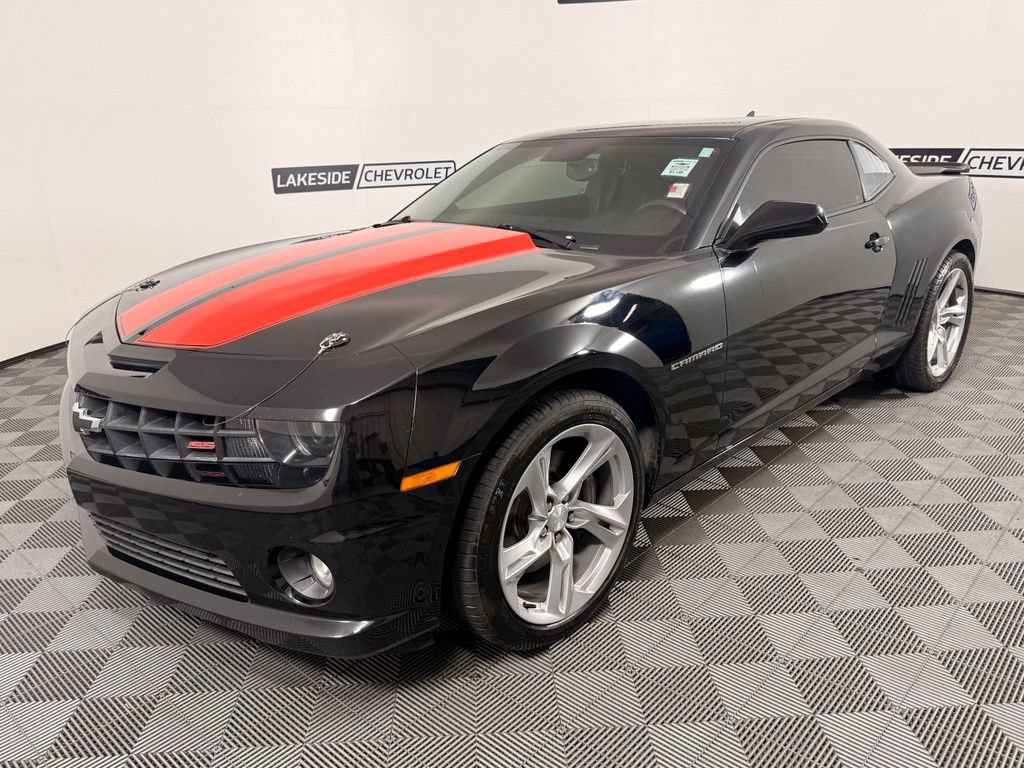 Used 2010 Chevrolet Camaro SS w/ RS Package RWD image 2