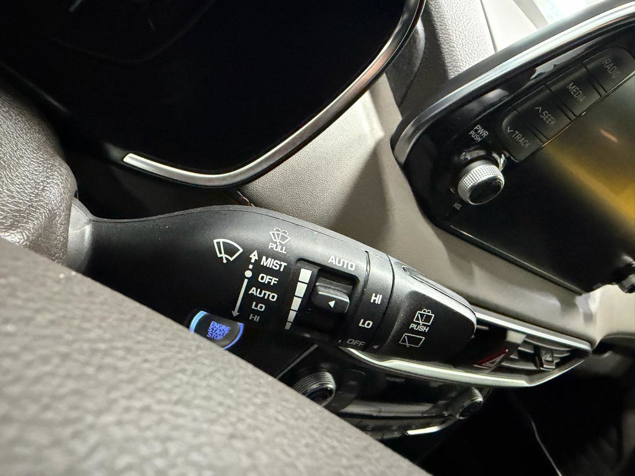 Used 2019 Hyundai Santa Fe Limited AWD/4WD image 23