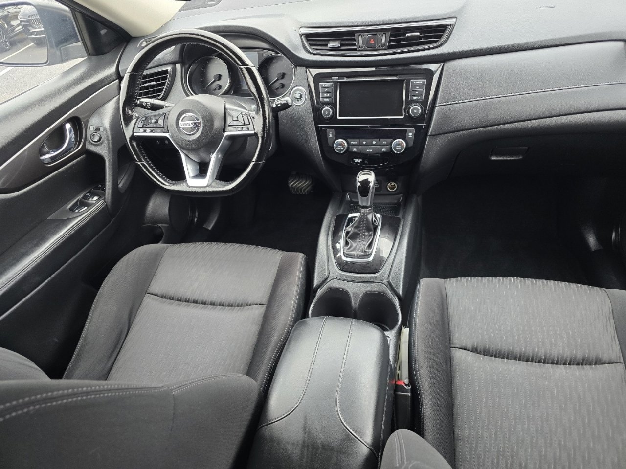 Used 2020 Nissan Rogue SV image 22