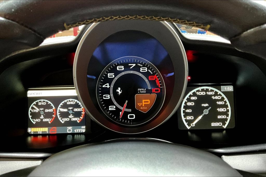 Used 2013 Ferrari 458 Italia Coupe RWD image 13