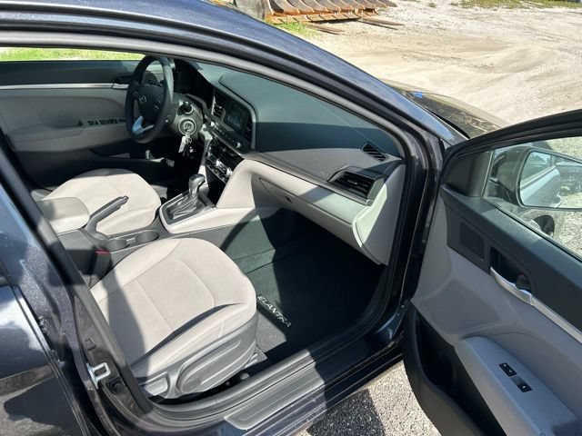 Used 2020 Hyundai Elantra SE FWD image 9