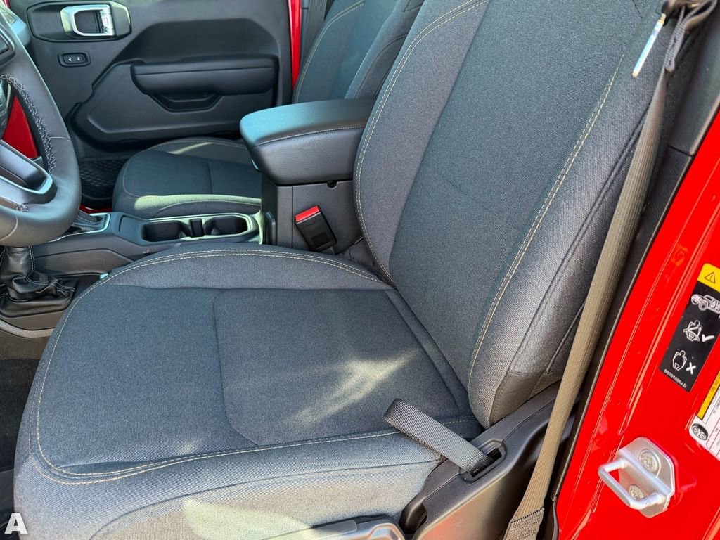 Used 2025 Jeep Wrangler Sport S image 20