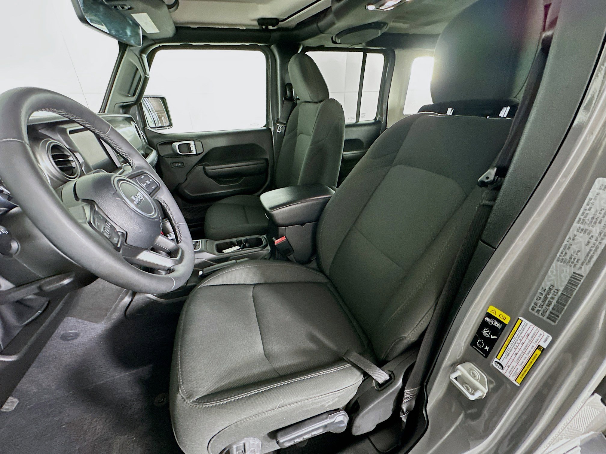 Used 2023 Jeep Wrangler Unlimited w/ Cold Weather Group image 13