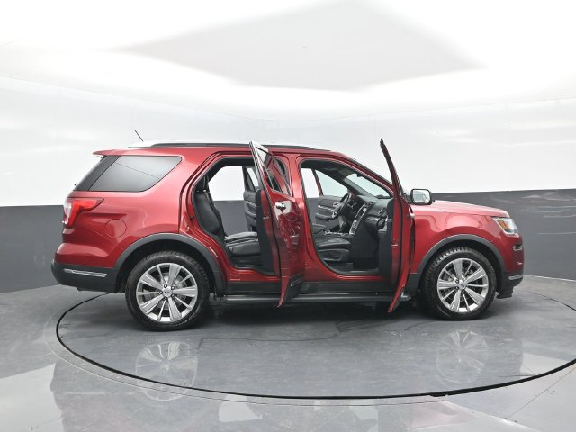 Certified 2019 Ford Explorer Limited w/ Ford Safe & Smart Package AWD/4WD image 32