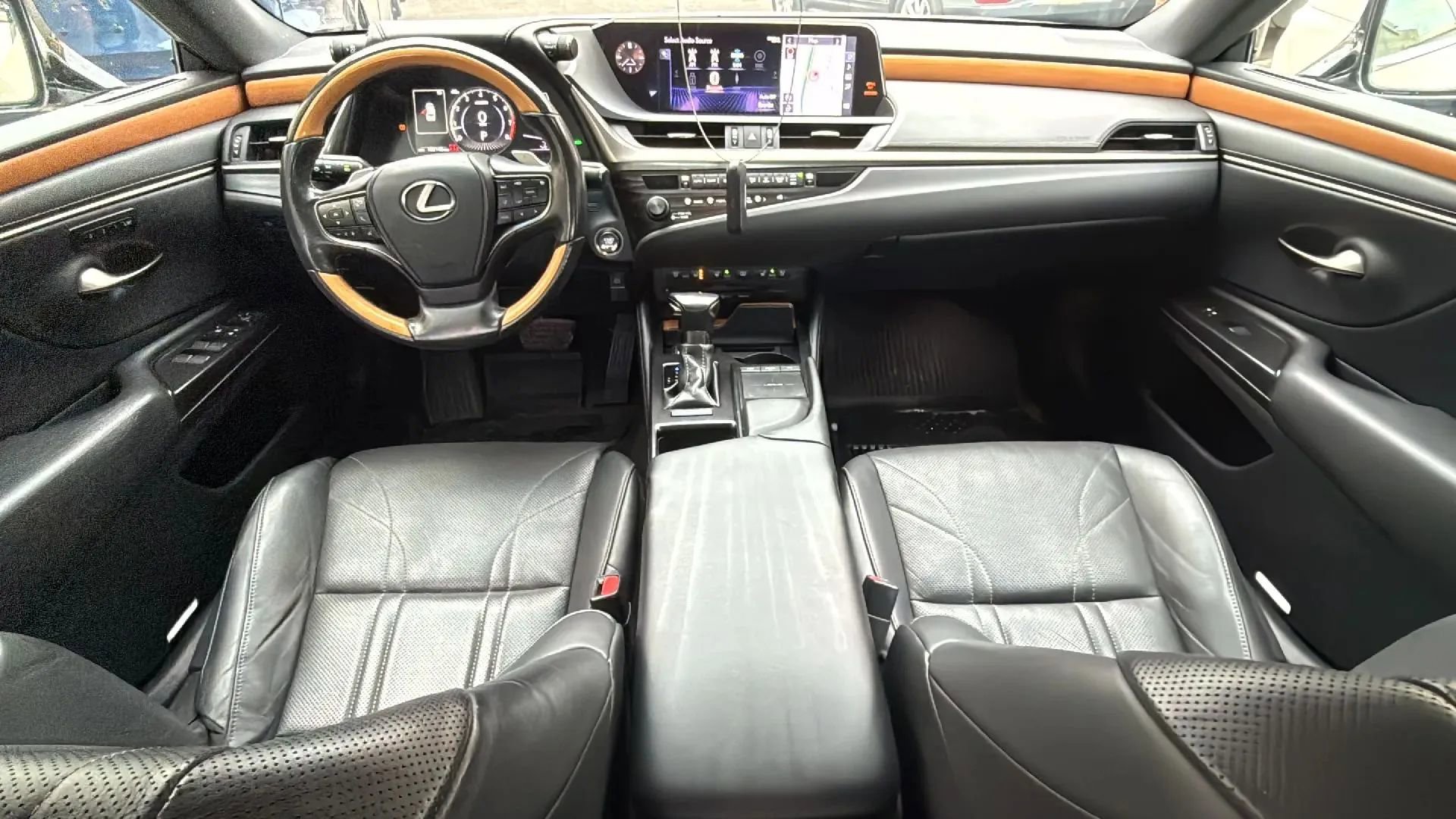 Used 2019 Lexus ES 350 image 29