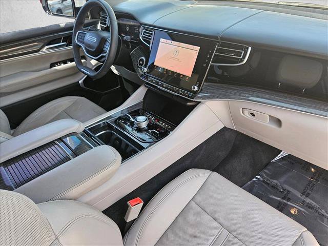 Used 2022 Jeep Wagoneer Series III w/ Premium Group I AWD/4WD image 26