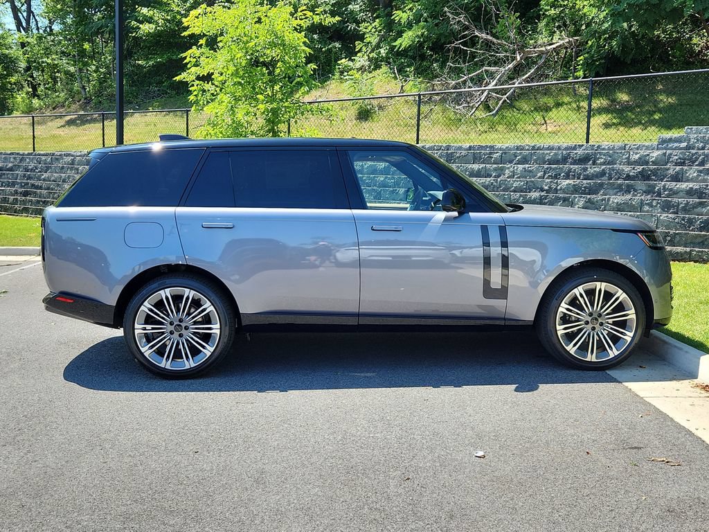 New 2026 Land Rover Range Rover Long Wheelbase SE AWD/4WD image 11