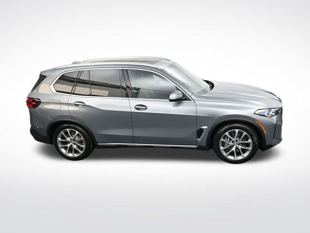New 2026 BMW X5 xDrive50e image 23