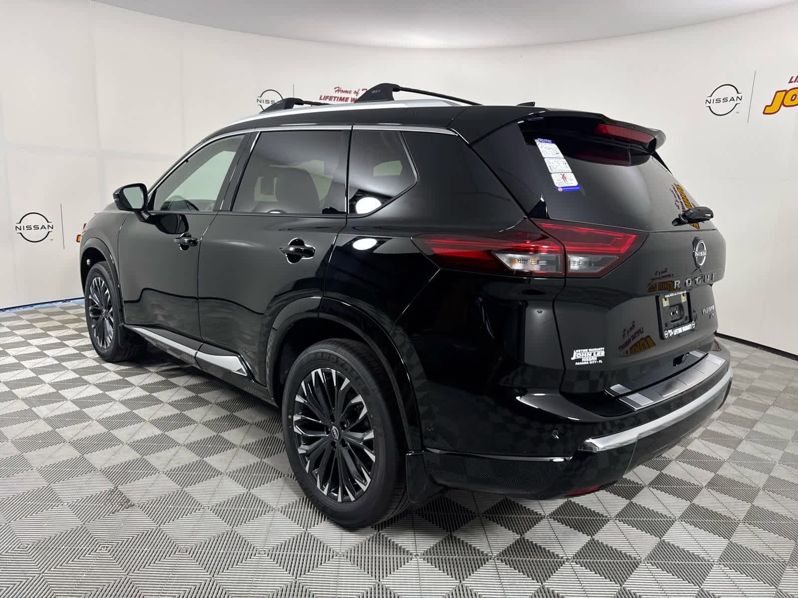 New 2026 Nissan Rogue Platinum w/ Platinum Premium Package image 3