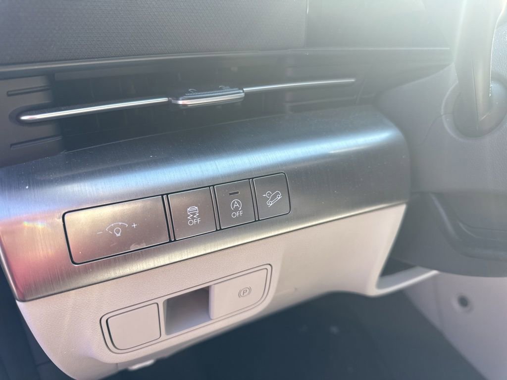 Certified 2026 Hyundai Kona SE image 17