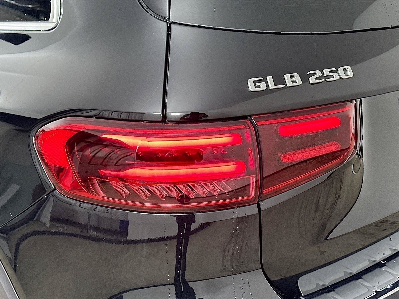 Used 2026 Mercedes-Benz GLB 250 4MATIC image 41