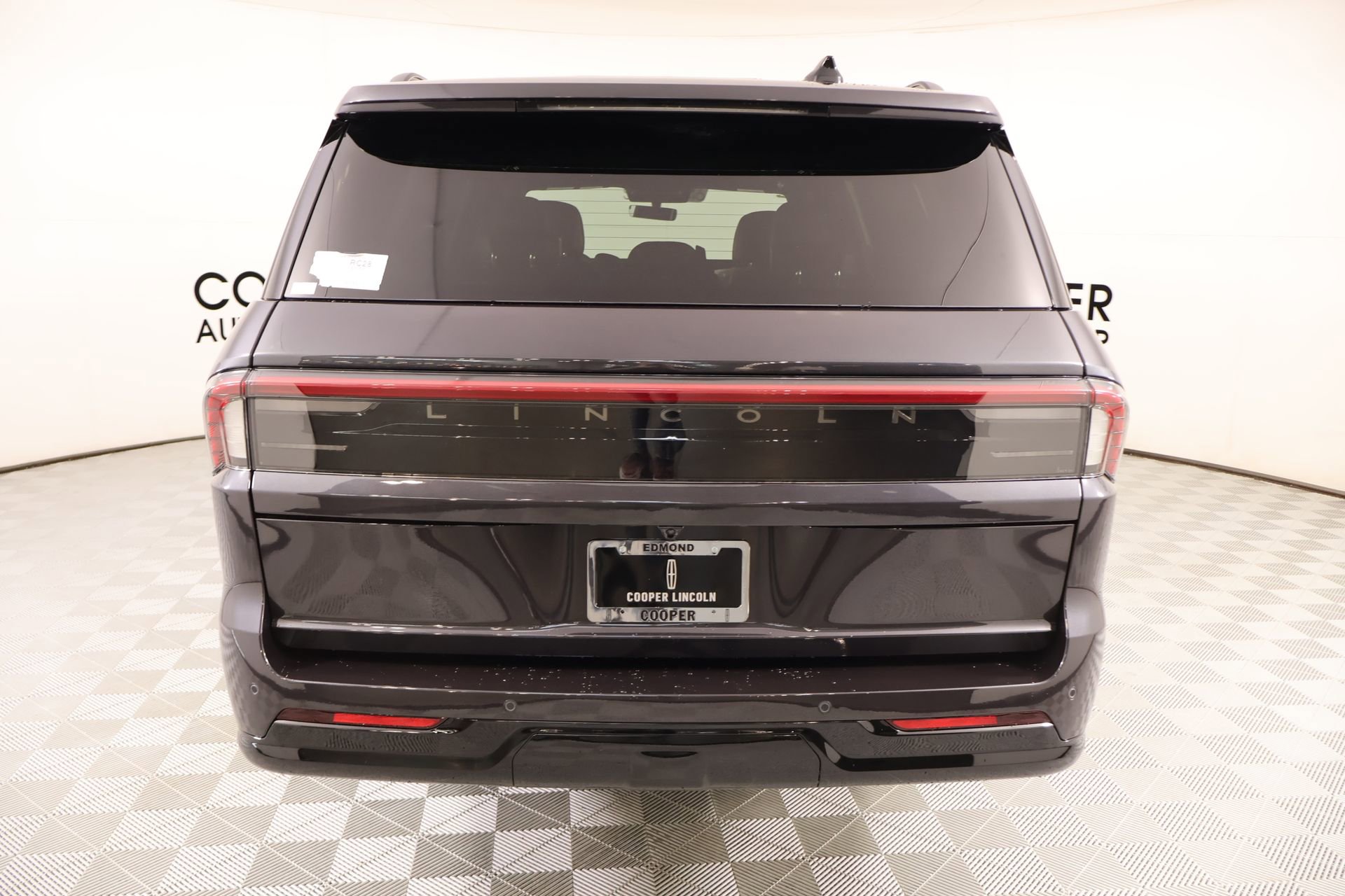 New 2026 Lincoln Navigator L Reserve w/ Jet Appearance Package AWD/4WD image 23
