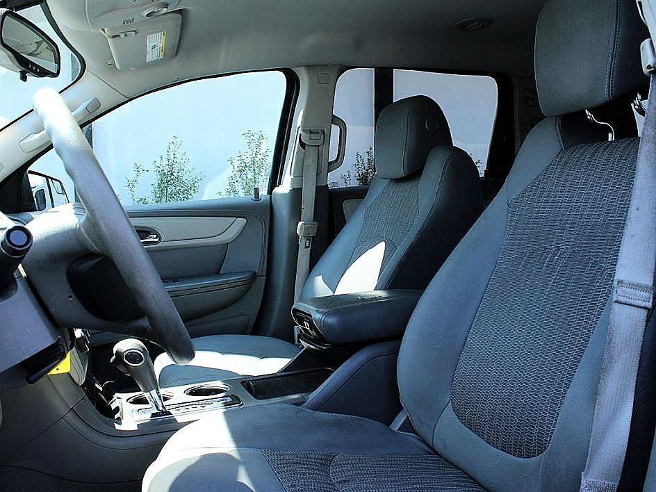 Used 2014 Chevrolet Traverse LS FWD image 12