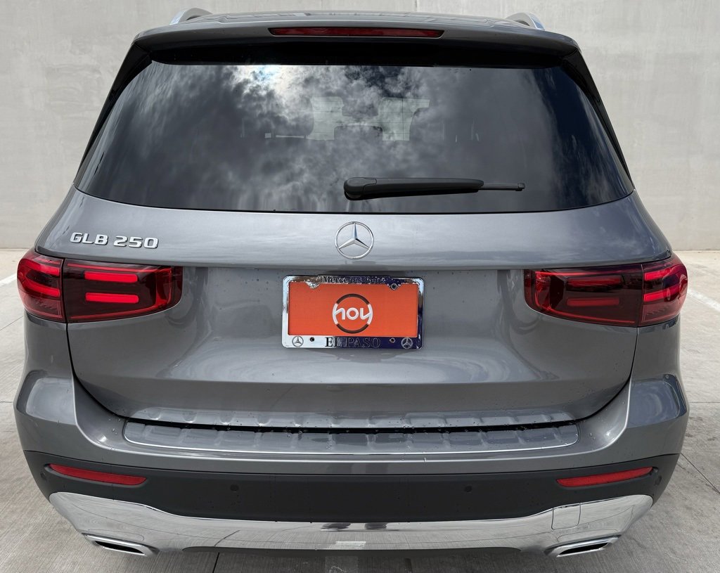 Used 2024 Mercedes-Benz GLB 250 image 4