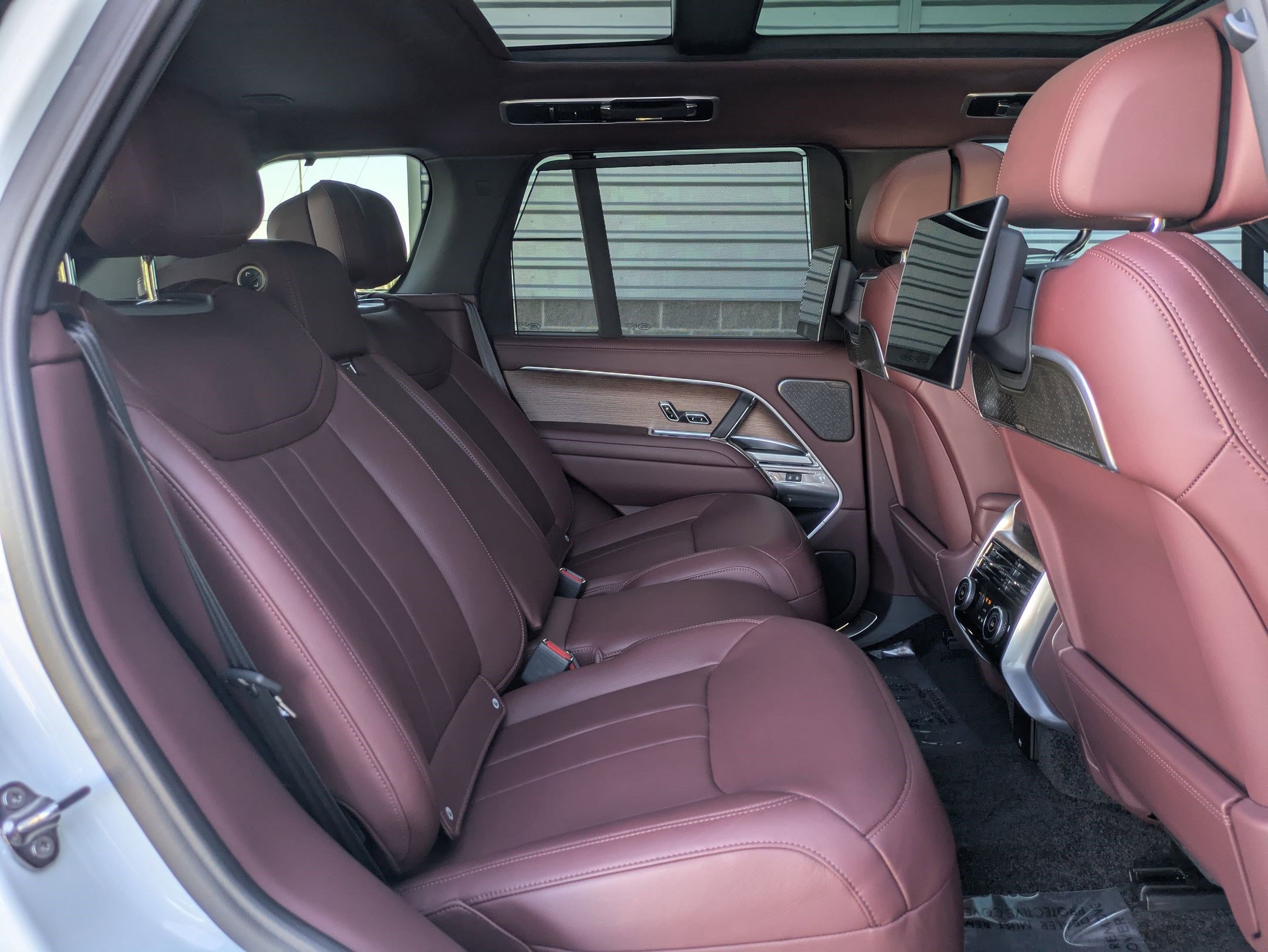 Certified 2024 Land Rover Range Rover Autobiography image 30