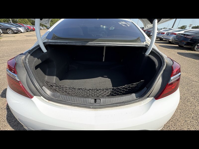 Used 2016 Buick Regal FWD image 7