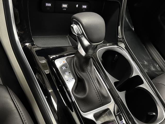 Used 2024 Kia Carnival EX image 21