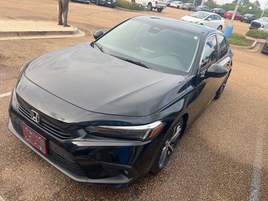 Used 2023 Honda Civic Touring image 2