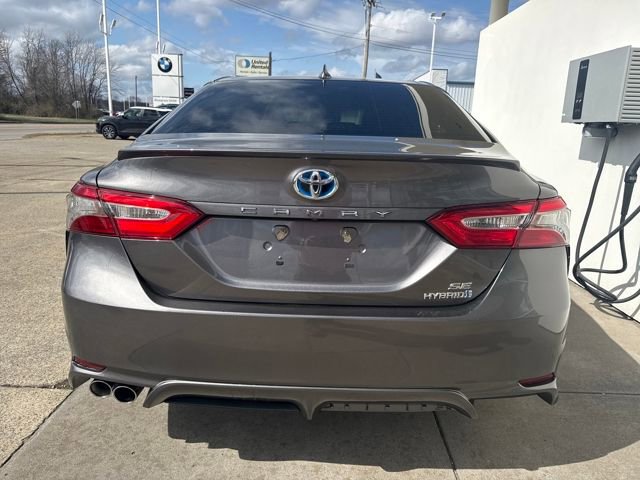 Used 2019 Toyota Camry SE w/ Sunroof Package image 4