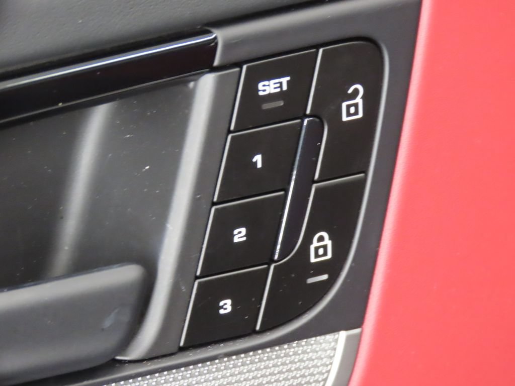 Certified 2026 Porsche Cayenne E-Hybrid Coupe AWD/4WD image 37