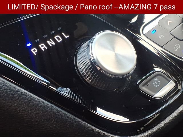 Used 2025 Chrysler Pacifica Limited FWD image 6