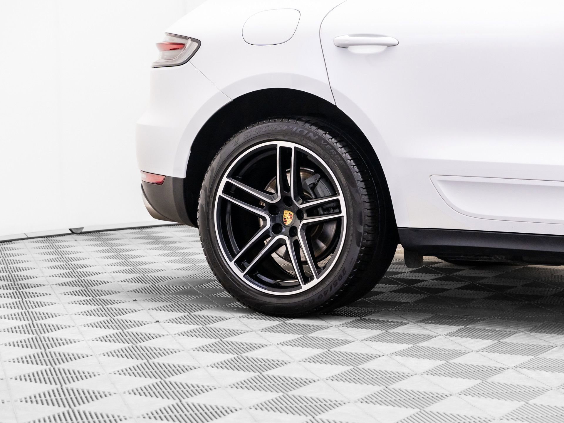 Used 2019 Porsche Macan S AWD/4WD image 36