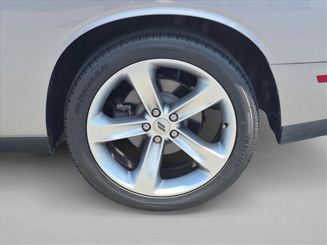 Used 2018 Dodge Challenger R/T RWD image 21