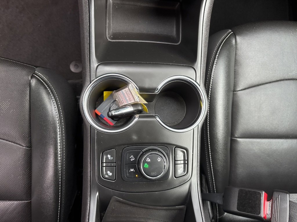 Used 2024 GMC Terrain SLT image 35