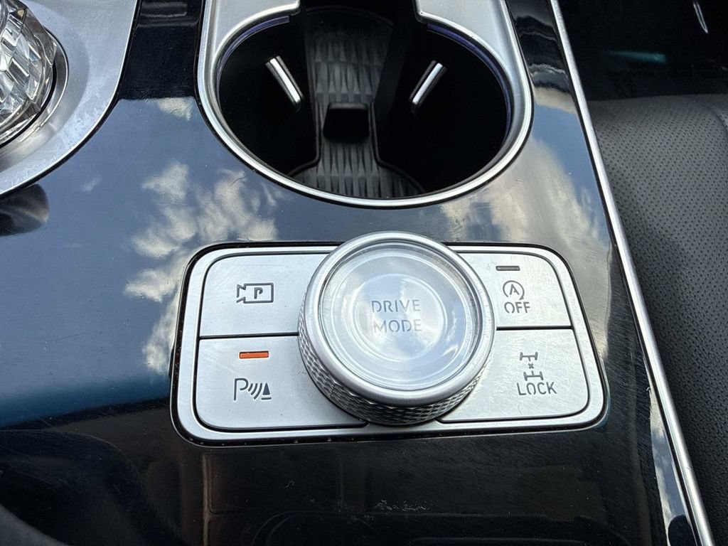Used 2025 Genesis GV80 2.5T Standard AWD/4WD image 32