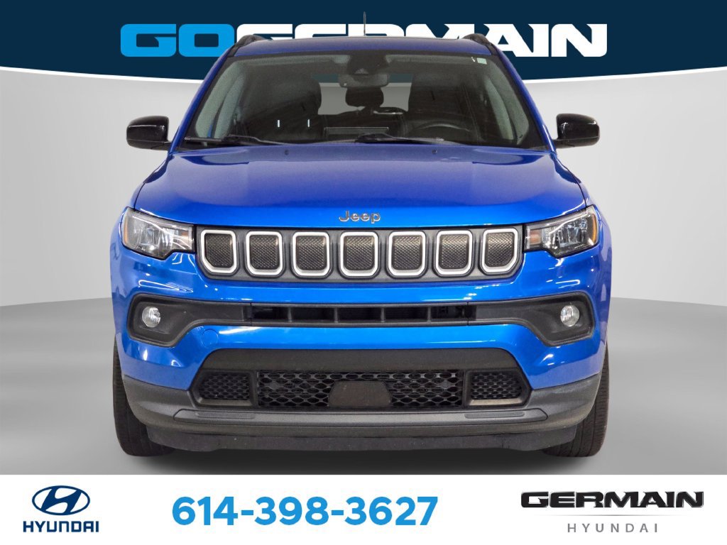 Used 2022 Jeep Compass Latitude w/ Sun and Sound Group AWD/4WD image 2
