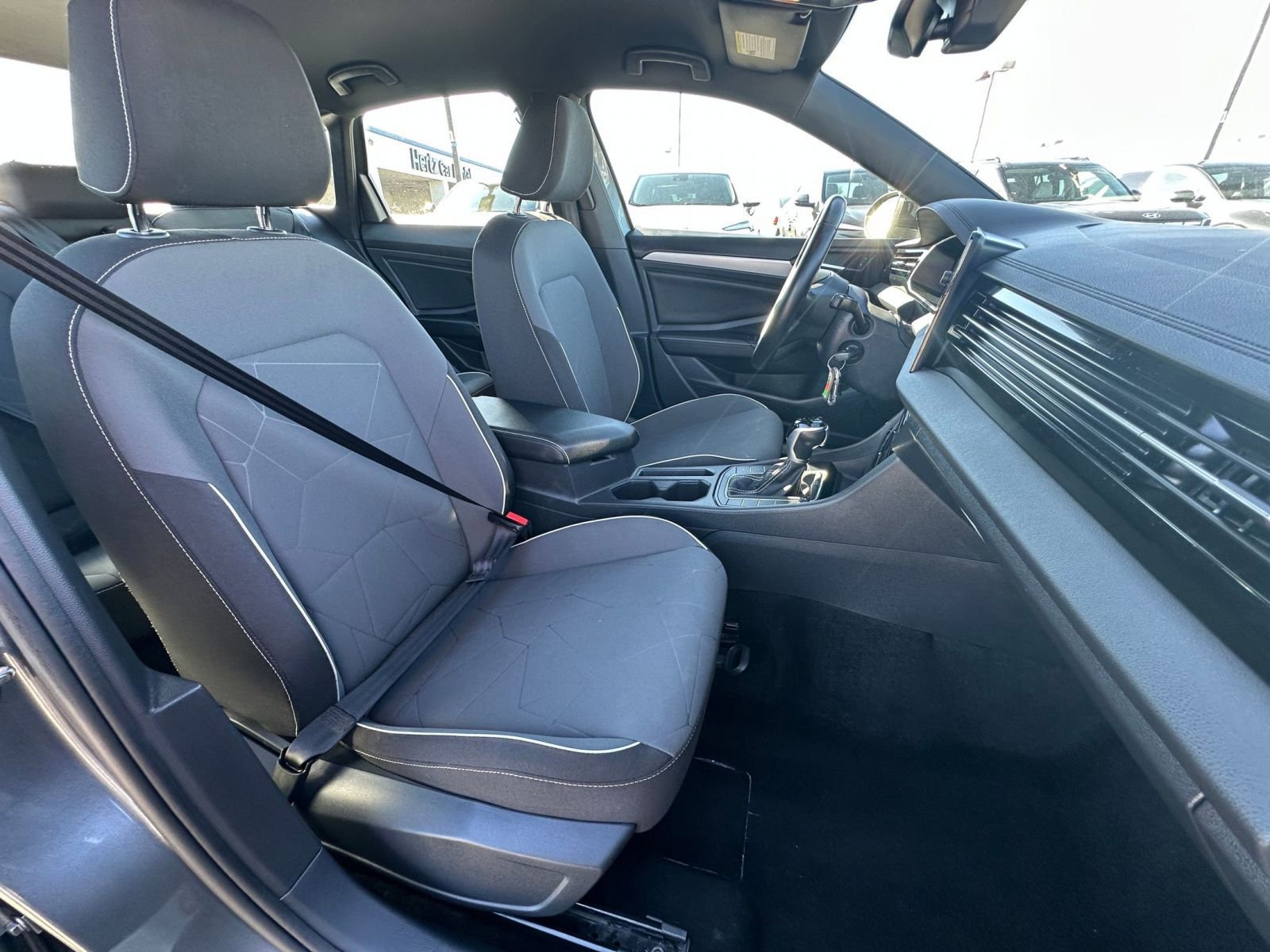 Used 2025 Volkswagen Jetta Sport image 36