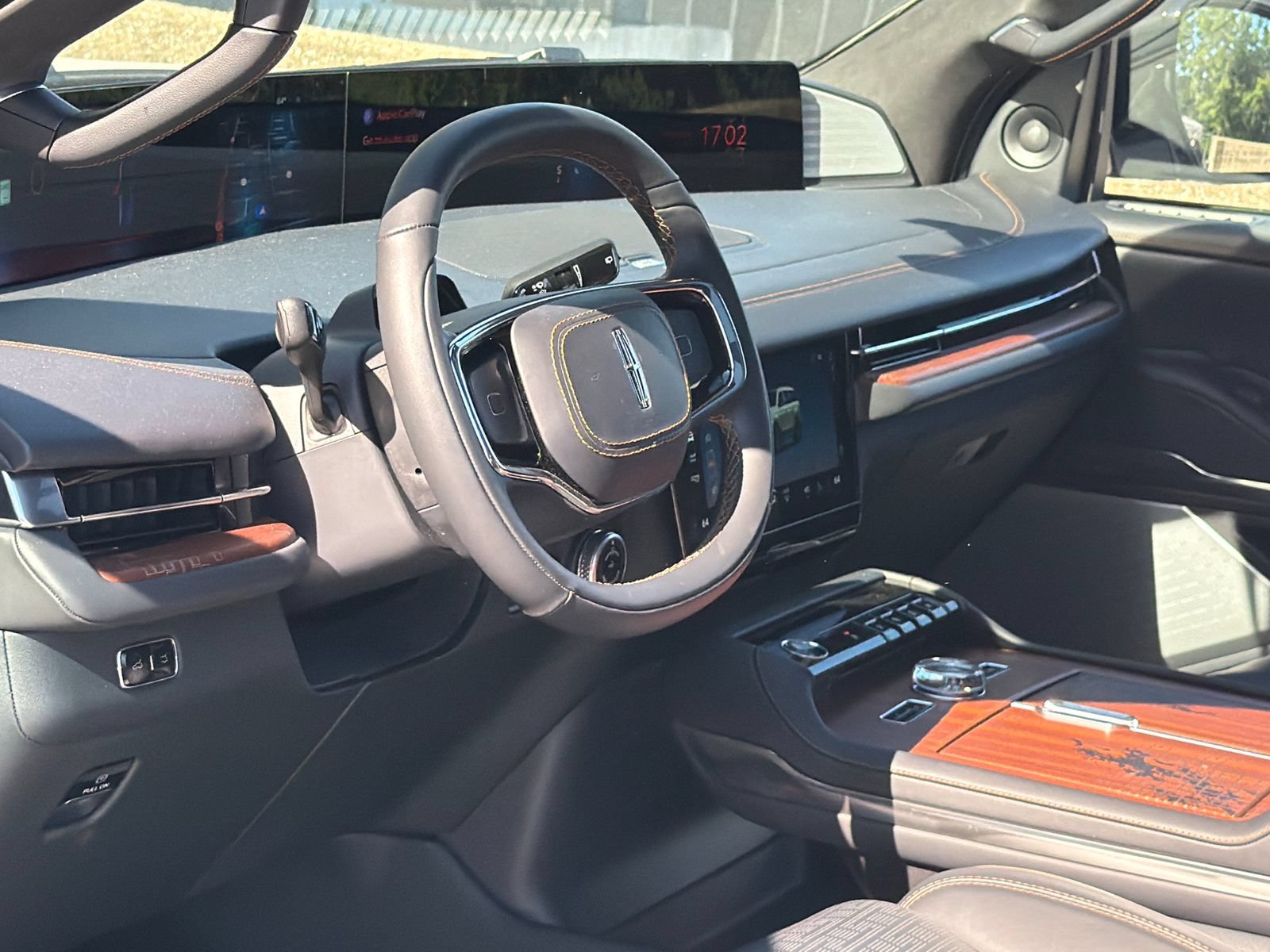 New 2026 Lincoln Navigator Black Label AWD/4WD image 16