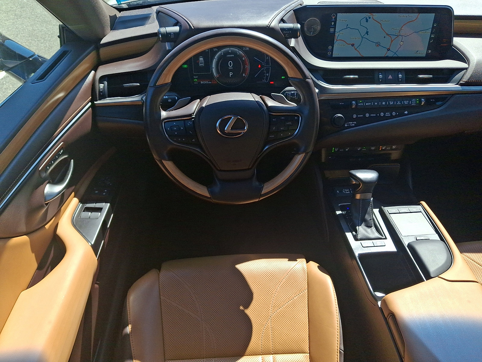 Used 2019 Lexus ES 300h w/ Luxury Package image 11