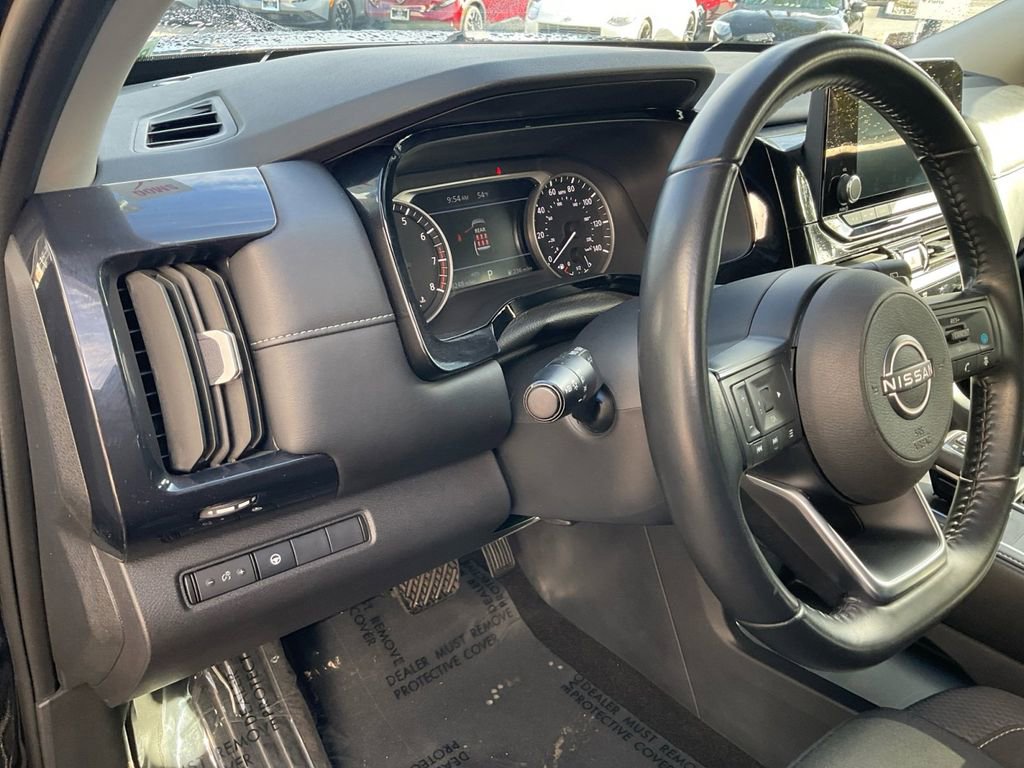 Used 2024 Nissan Pathfinder SV image 14